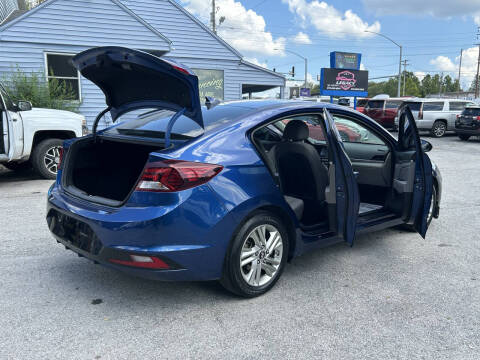 2019 Hyundai Elantra SE