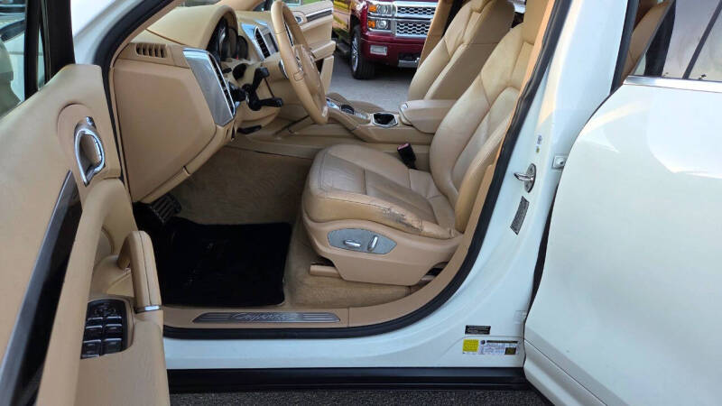 2012 Porsche Cayenne S Hybrid
