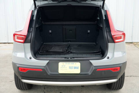 2024 Volvo XC40 B5 Plus Bright Theme