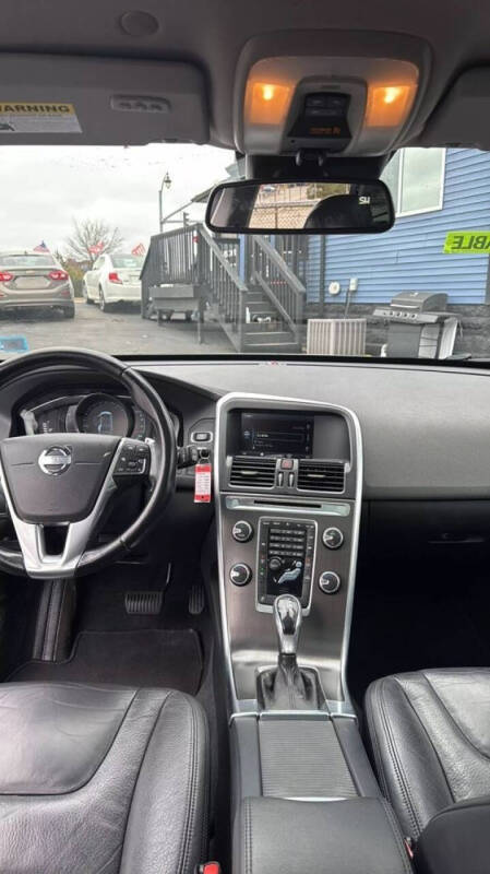 2014 Volvo XC60 T6 Premier Plus