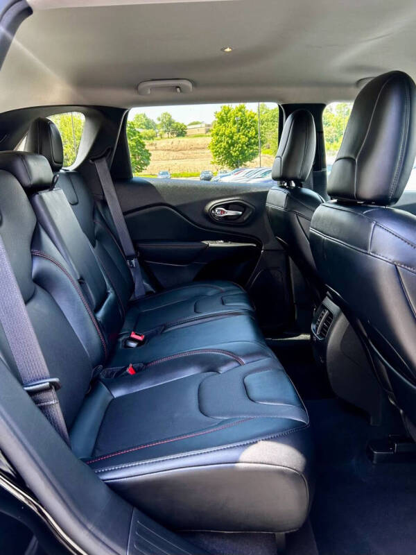 2022 Jeep Cherokee Trailhawk