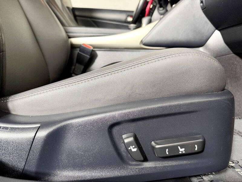 2018 Lexus IS 300