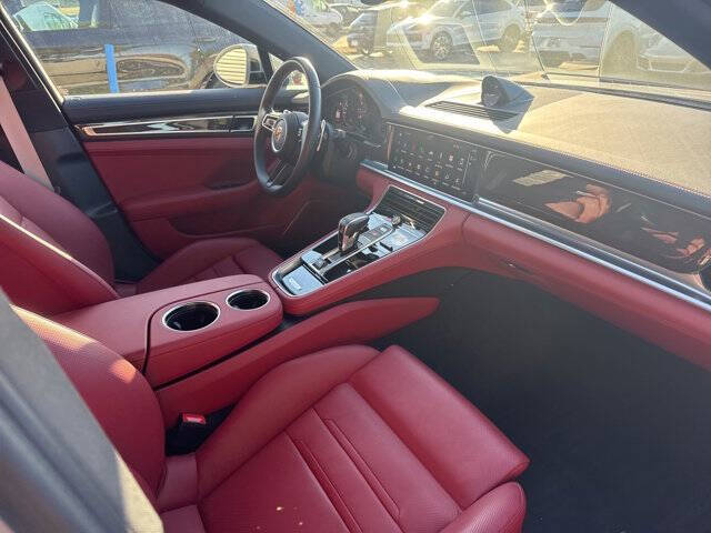 2023 Porsche Panamera 4