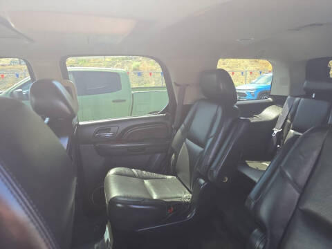 2011 Cadillac Escalade Luxury