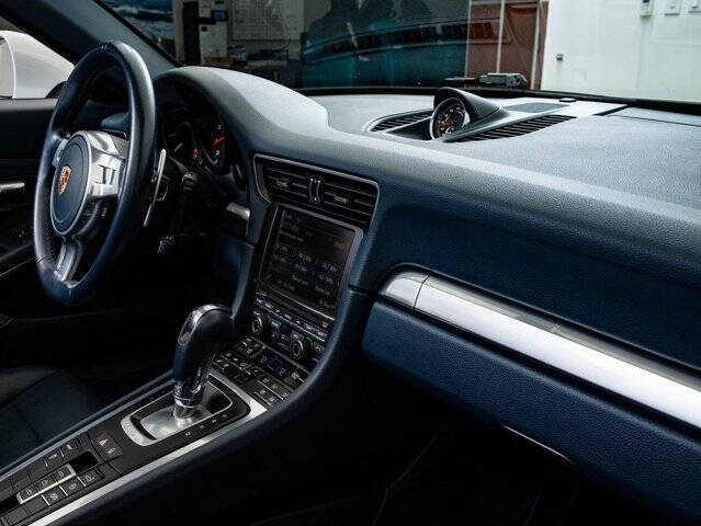 2015 Porsche 911 Carrera