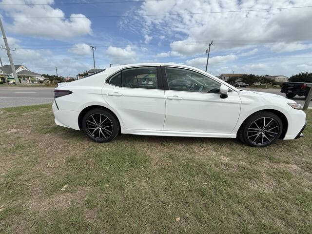 2024 Toyota Camry SE
