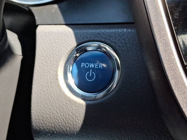 2018 Toyota Camry Hybrid LE