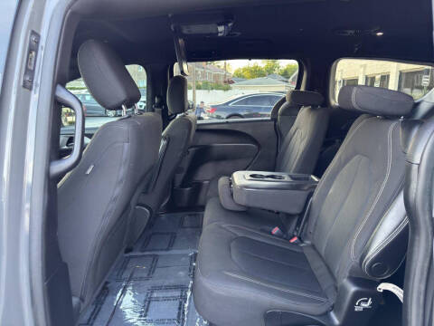 2021 Chrysler Pacifica Touring