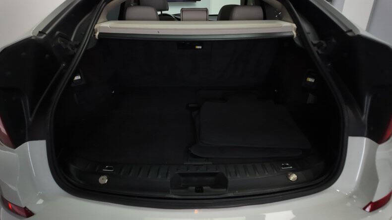 2012 BMW 5 Series 550i Gran Turismo