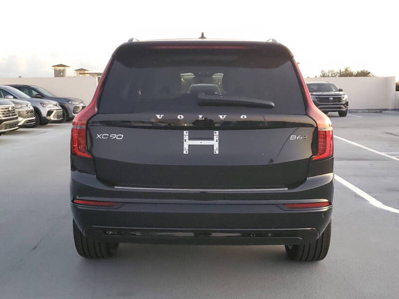 2026 Volvo XC90 B6 Ultra Dark 7P