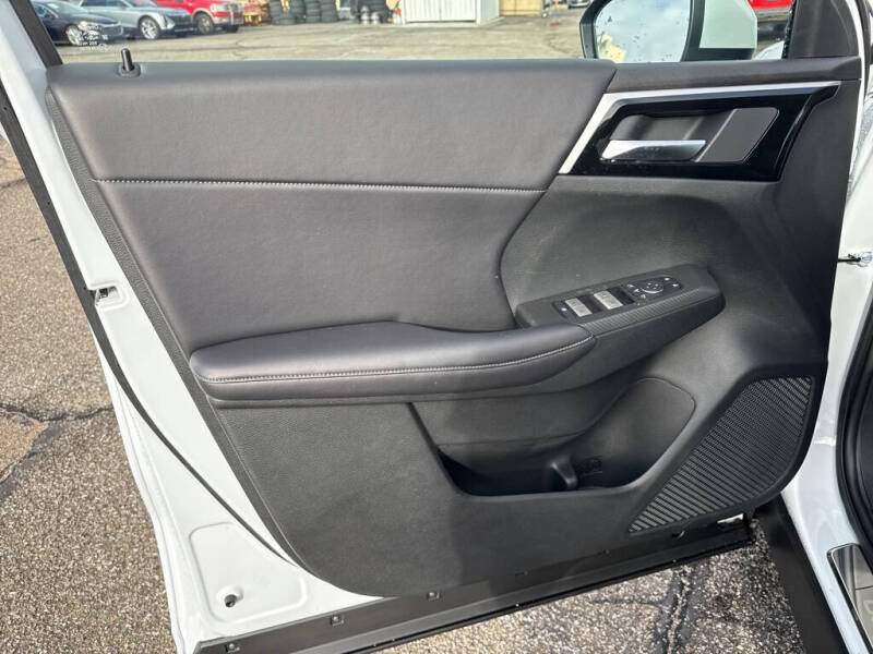 2025 Mitsubishi Outlander PHEV SE