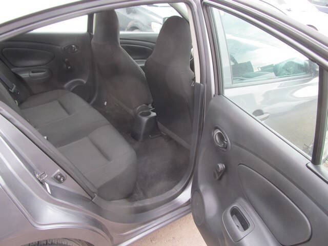 2016 Nissan Versa 1.6 S