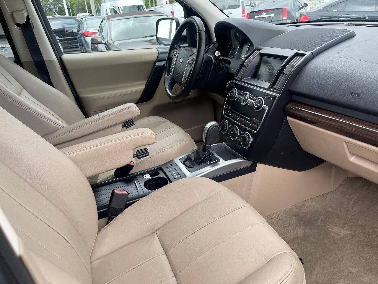 2013 LAND ROVER LR2 SUV / Crossover - $9,700