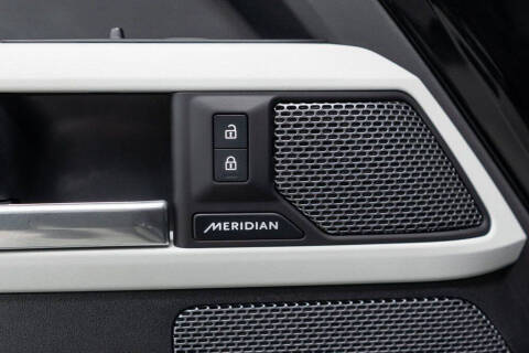 2024 Land Rover Defender 110 P400 X-Dynamic SE