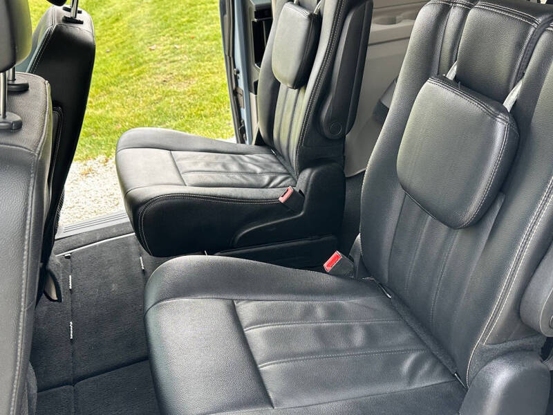 2016 Chrysler Town and Country Touring