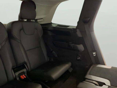 2025 Volvo XC90 B5 Core Bright Theme