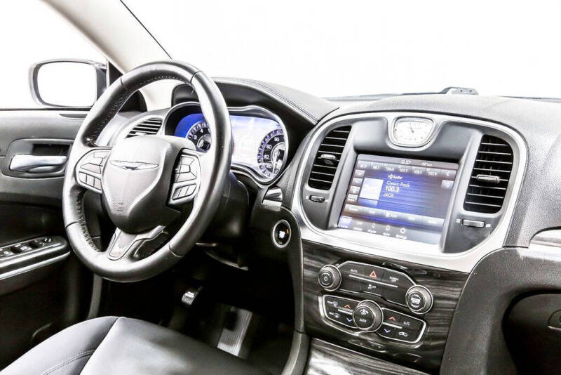 2021 Chrysler 300 Touring