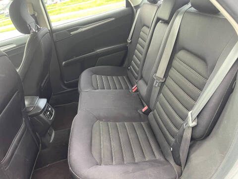2015 Ford Fusion SE
