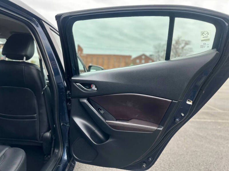 2018 Mazda MAZDA3 Touring