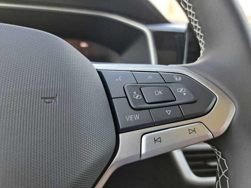 2026 Volkswagen Taos SE