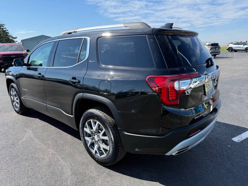 2023 GMC Acadia SLT