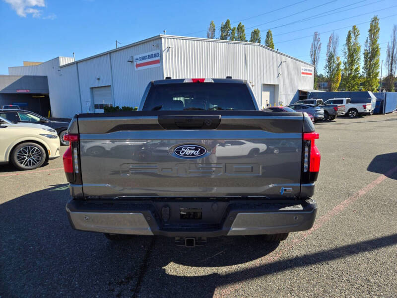 2025 Ford F-150 Lightning Flash