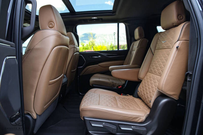 2023 Cadillac Escalade ESV Sport