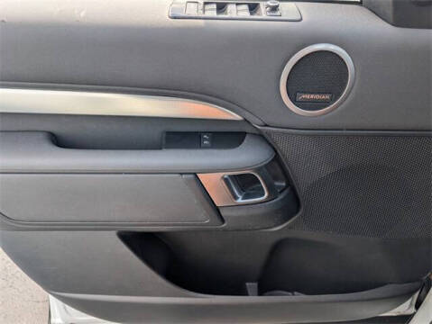 2020 Land Rover Discovery Landmark Edition