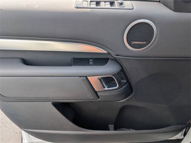 2020 Land Rover Discovery Landmark Edition