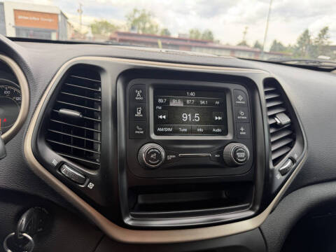 2017 Jeep Cherokee Sport