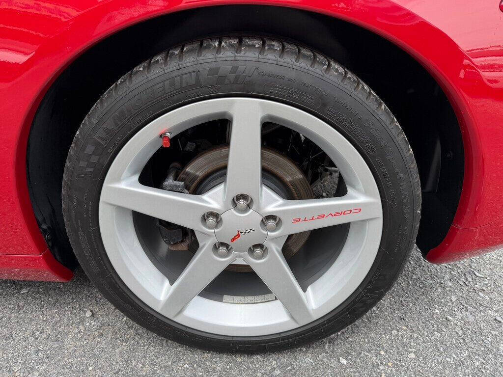 2005 Chevrolet Corvette 13