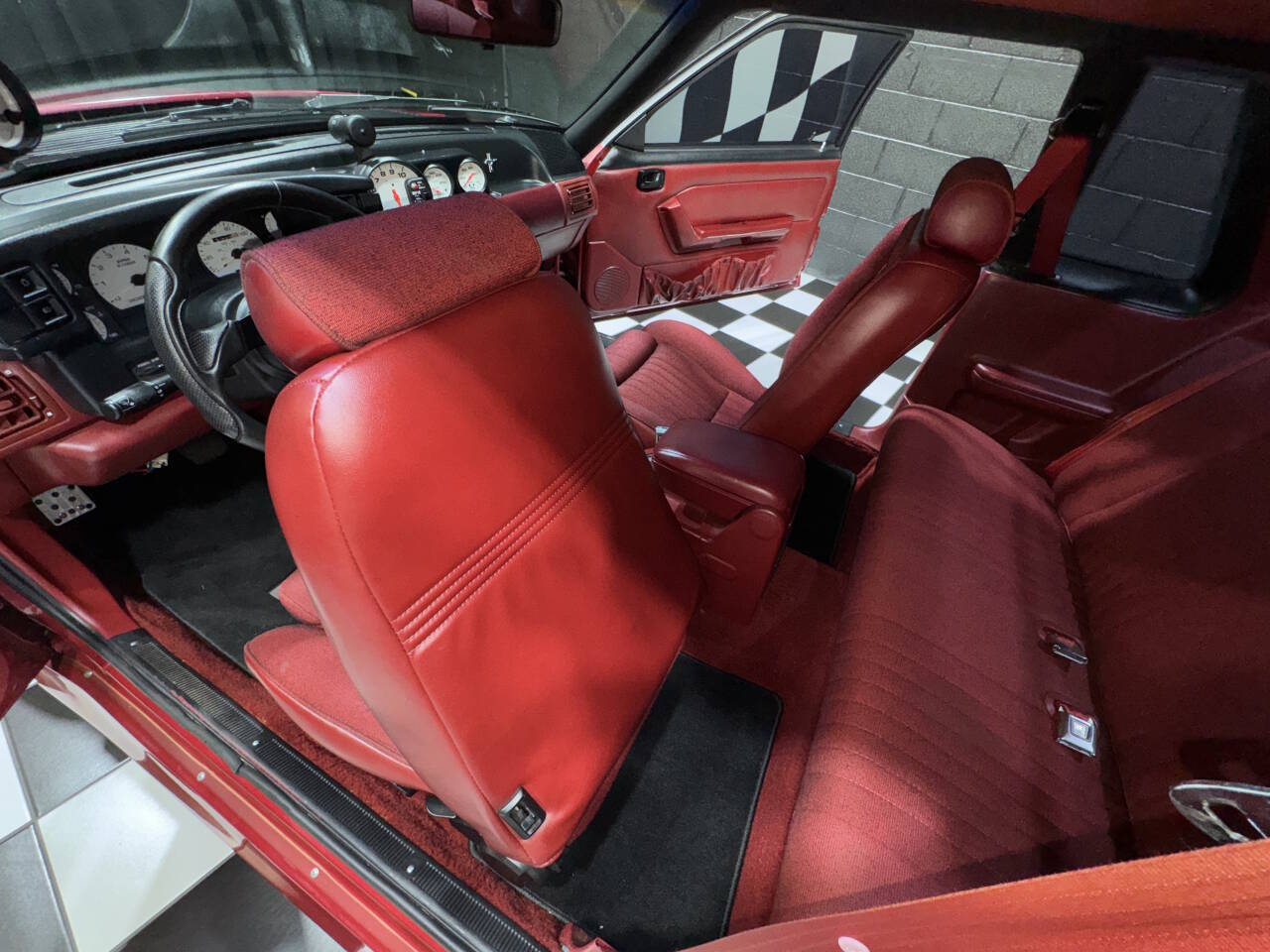 1991 Ford Mustang 66
