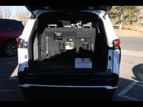 2025 Toyota Sienna XSE 7-Passenger