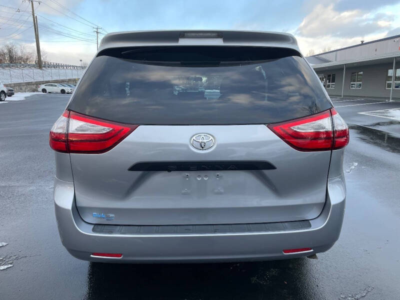 2017 Toyota Sienna L 7-Passenger