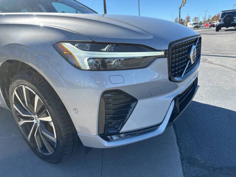 2023 Volvo XC60 B5 Plus Dark Theme