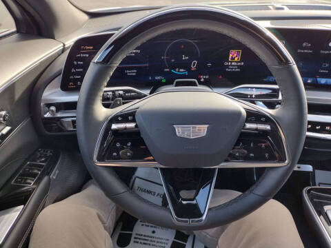 2025 Cadillac LYRIQ Luxury 3