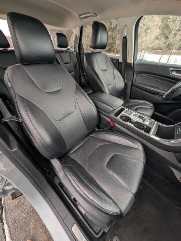 2022 Ford Edge Titanium