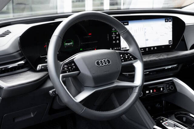 2025 Audi Q5 quattro Premium Plus TFSI