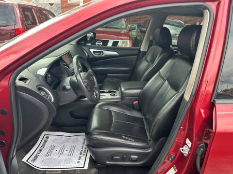 2017 Nissan Pathfinder SL