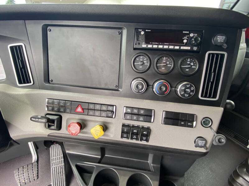 2025 Freightliner Cascadia