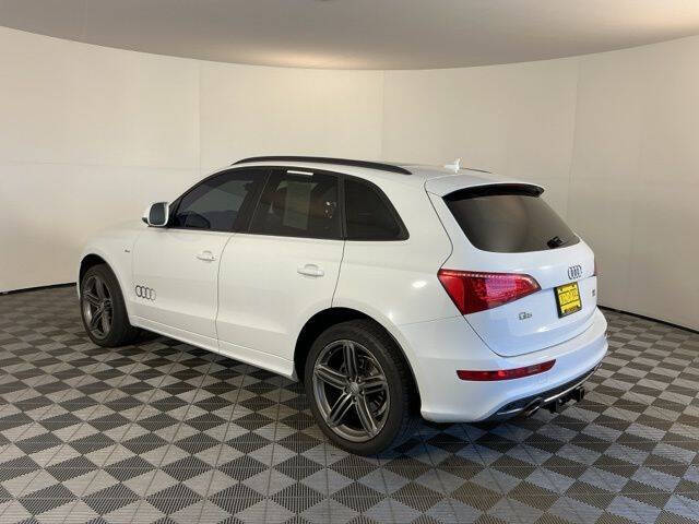 2012 Audi Q5 3.2 quattro Premium Plus
