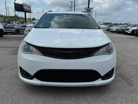 2018 Chrysler Pacifica Touring L Plus