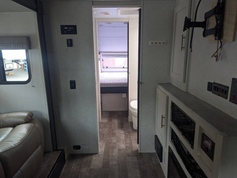 2022 Forest River R-Pod 202 / 25ft