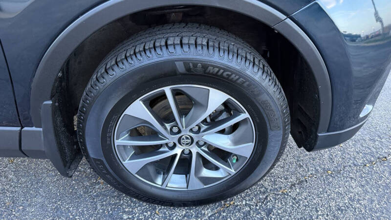 2018 Toyota RAV4 Hybrid LE