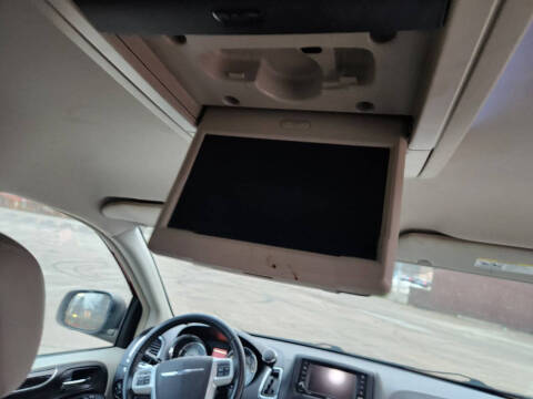 2013 Chrysler Town and Country Touring