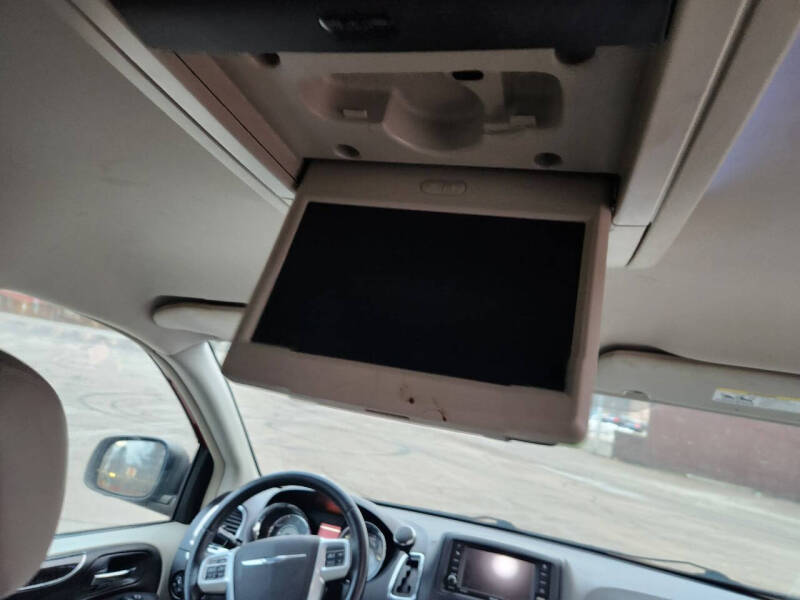 2013 Chrysler Town and Country Touring