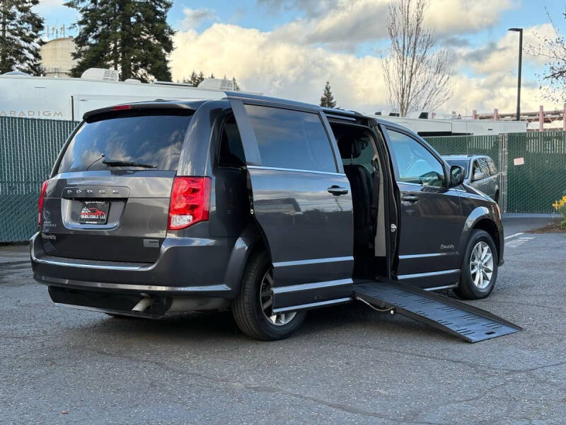 2019 Dodge Grand Caravan SXT 35th Anniversary Edition