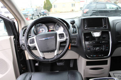2014 Chrysler Town and Country Touring