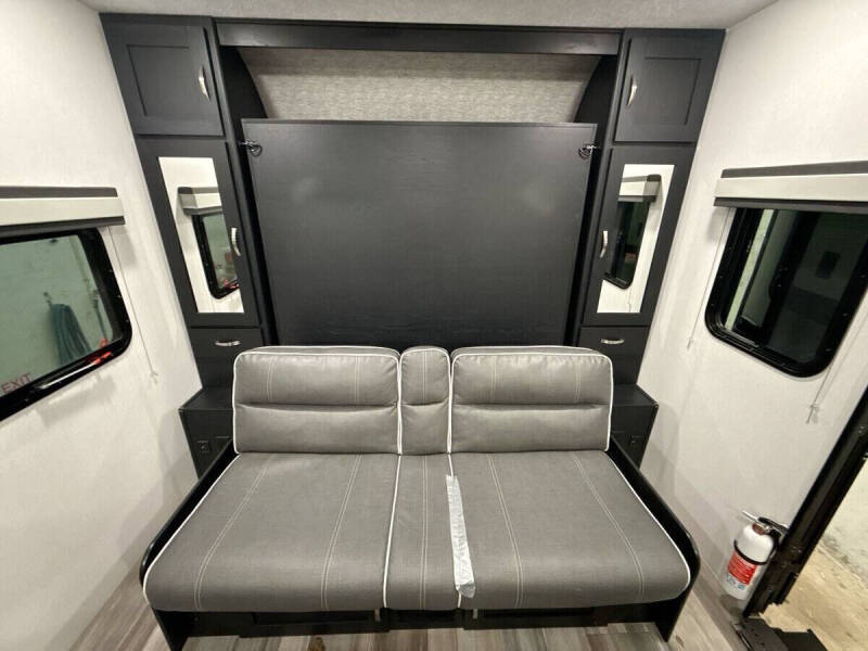2023 Coachmen RV Freedom Express Select