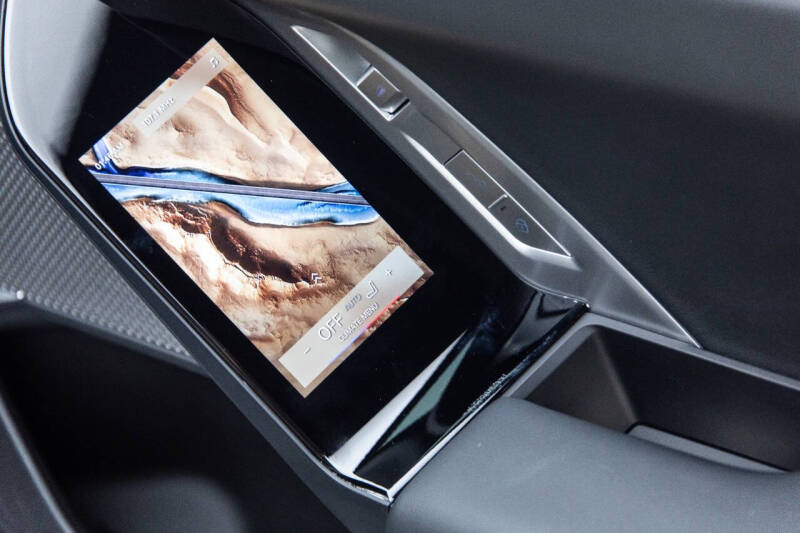 2023 BMW 7 Series 740i